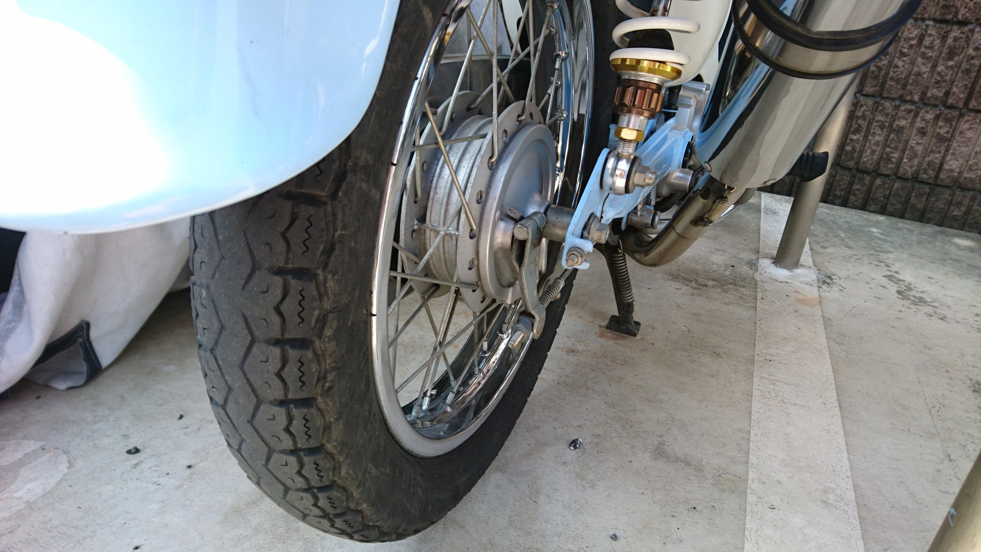 リトルカブタイヤ交換 Dj椿の独り言